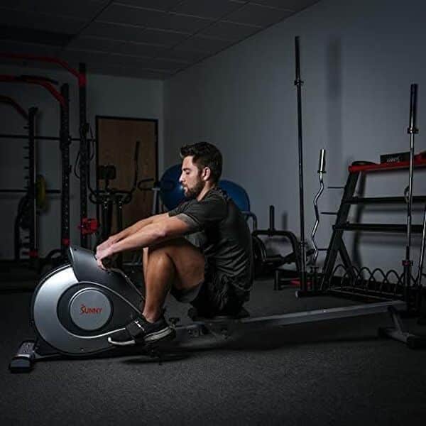 Sunny Health & Fitness Rameur magnétique, rameur Pliable Compact pour la Maison, Super Silencieux et Lisse, Connexion Exclusive à l'application SunnyFit en Option