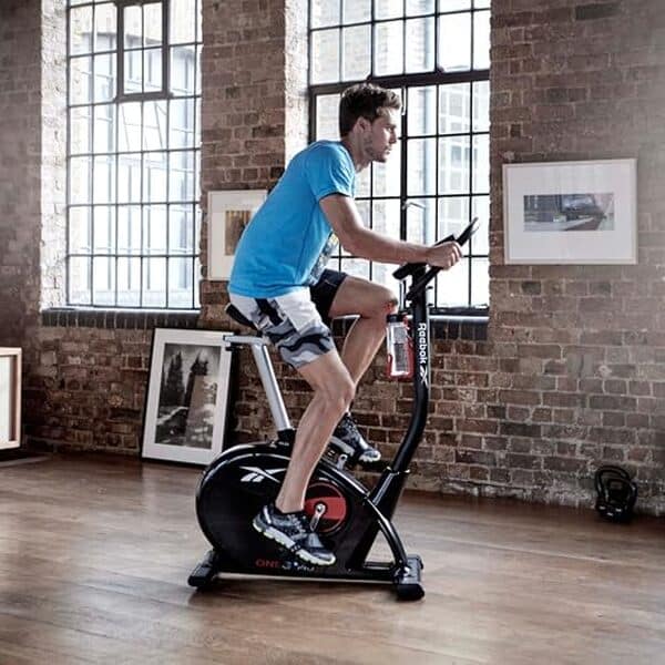 Découvrez notre avis sur le vélo d'appartement reebok one gb40s : performances, confort et caractéristiques dévoilés pour un entraînement efficace à domicile
