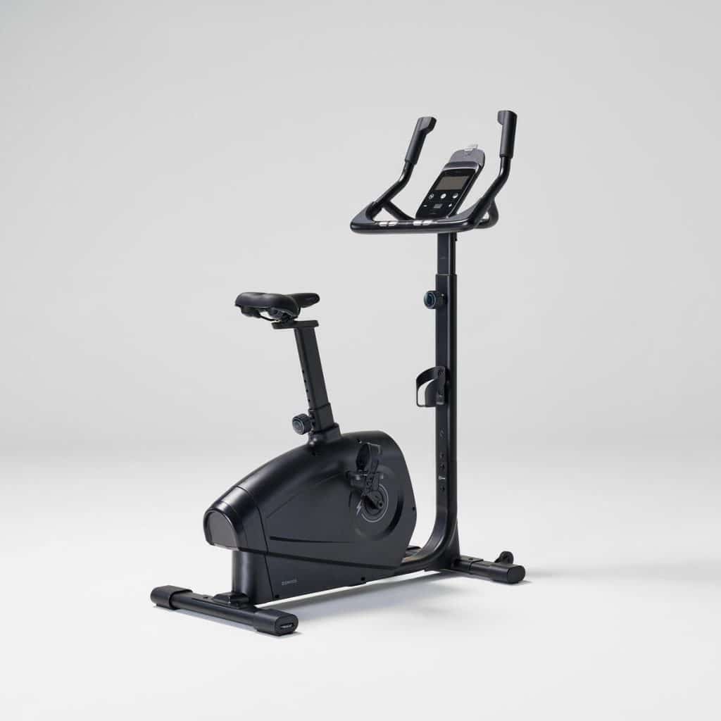 Test du vélo d'appartement EB900 B connecté et auto-alimenté de Decathlon